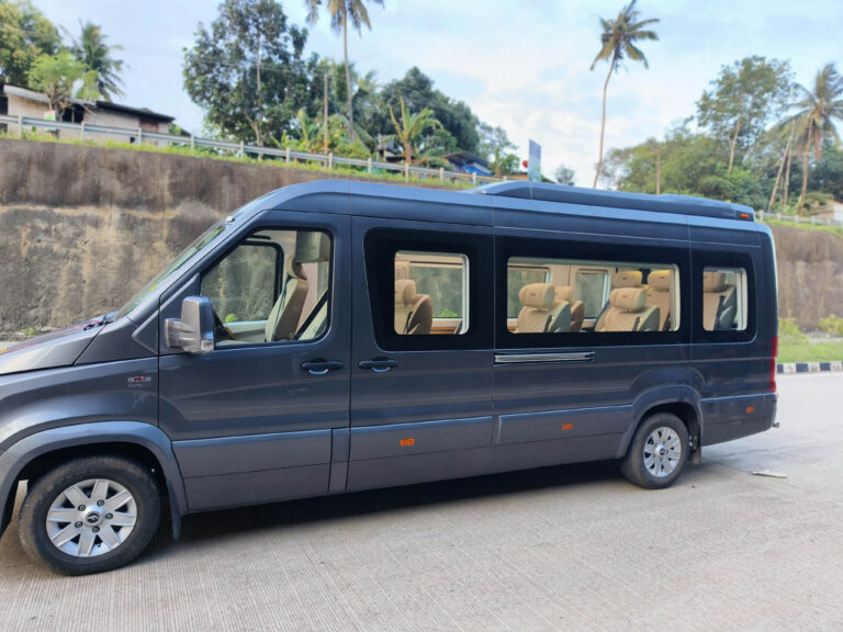 Our Fleets urbania for rent (27 of 44)